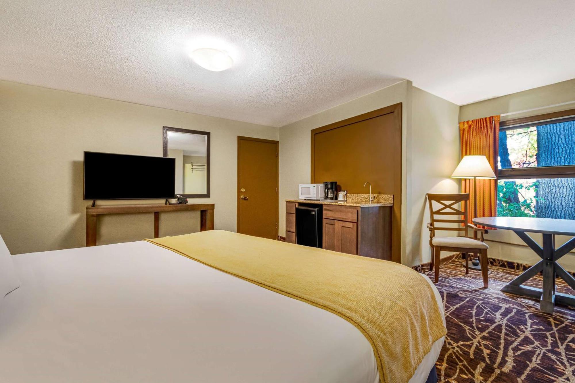 Super 8 By Wyndham Lake George/Downtown Exterior foto